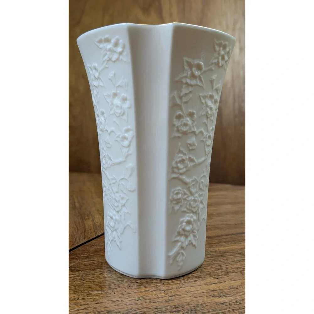 Lenox Legacy Edition Carrington Ivory Daffodil Porcelain 8